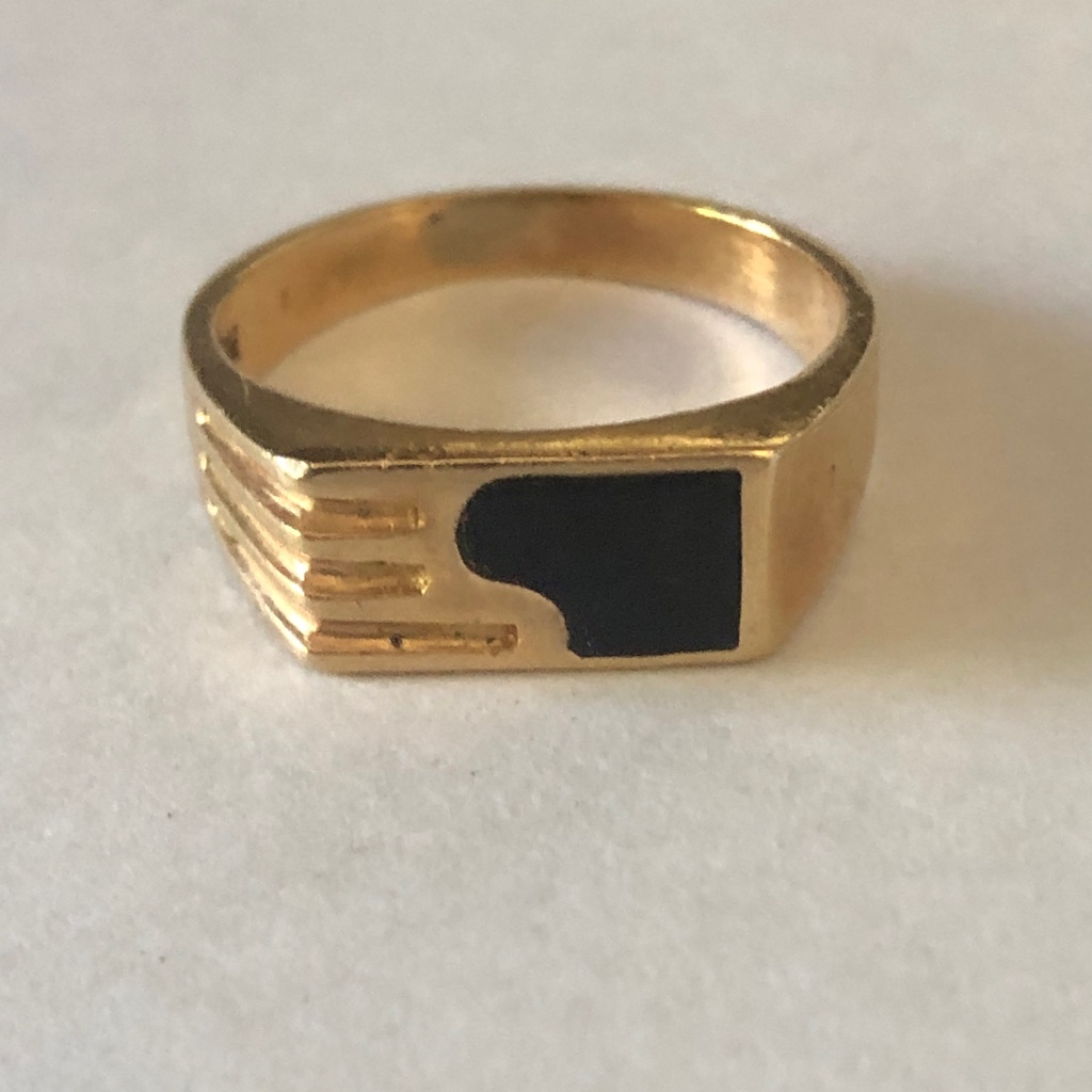 14 Kt Yellow Gold Black Onyx Stone Ring